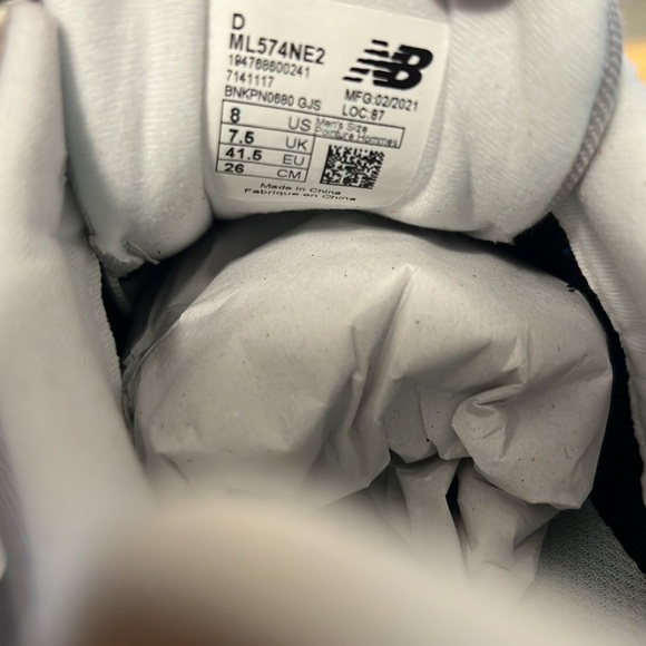 New Balance Leather 574 Core Sneakers New With Box - Picture 7 of 7
